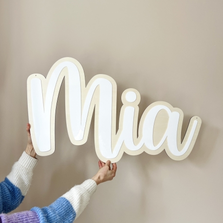 Prénom enfant en bois bi-matière, base bois lettrage plexiglas