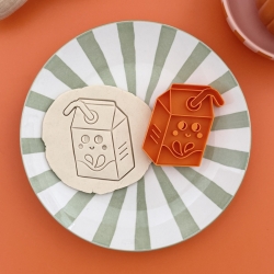 Emporte-pièce biscuit forme brique de jus de fruit